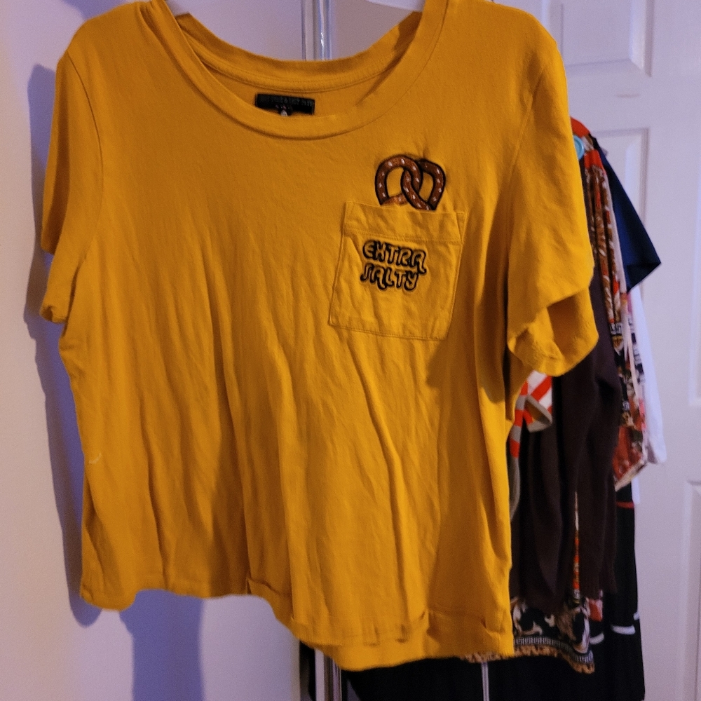 T-shirt, casual